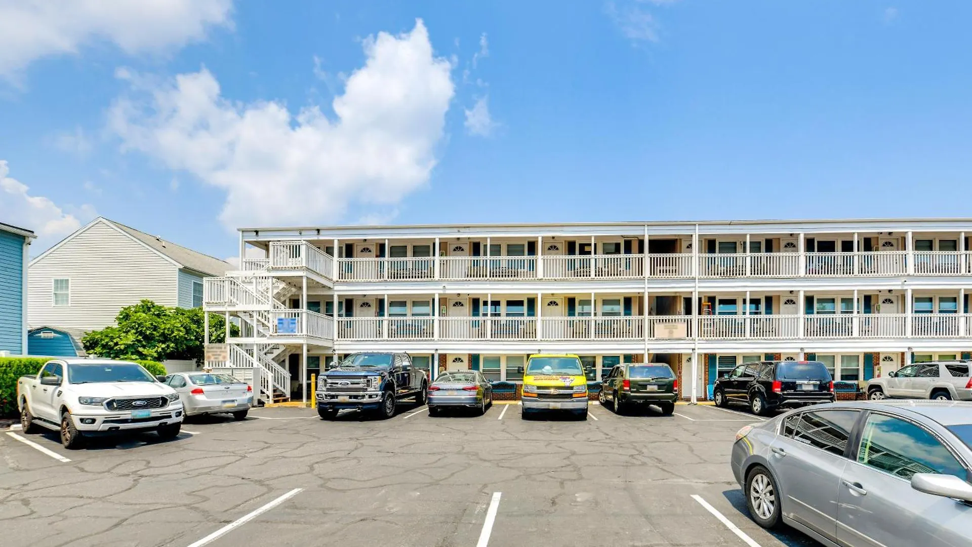 Cozy Condo - Walk To Ocean City Boardwalk And Beach!